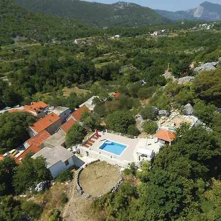 Pet Friendly Home In Kucice With Kitchen Holiday home Kucice