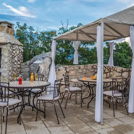 Holiday home Pet Friendly Home In Kucice With Kitchen *